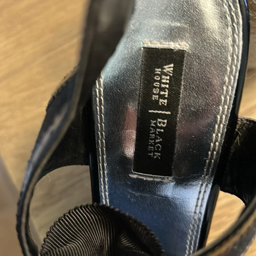 White House Black Market size 9 open toe Tipton wedge heel